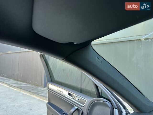 Серый Фольксваген Туарег, объемом двигателя 3 л и пробегом 193 тыс. км за 23450 $, фото 52 на Automoto.ua