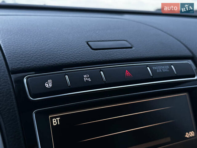 Серый Фольксваген Туарег, объемом двигателя 3 л и пробегом 205 тыс. км за 27500 $, фото 64 на Automoto.ua