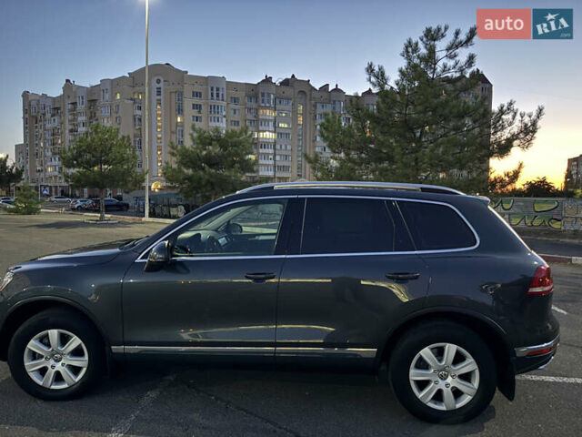 Серый Фольксваген Туарег, объемом двигателя 2.97 л и пробегом 186 тыс. км за 23500 $, фото 7 на Automoto.ua