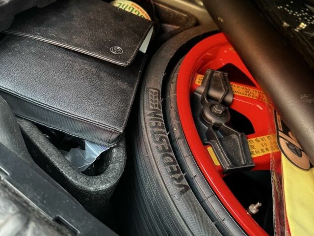 Серый Фольксваген Туарег, объемом двигателя 3 л и пробегом 200 тыс. км за 23500 $, фото 15 на Automoto.ua