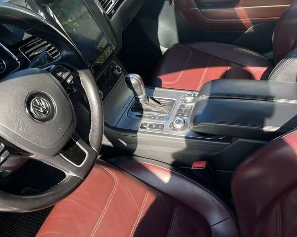 Сірий Фольксваген Туарег, об'ємом двигуна 2.97 л та пробігом 190 тис. км за 29999 $, фото 13 на Automoto.ua