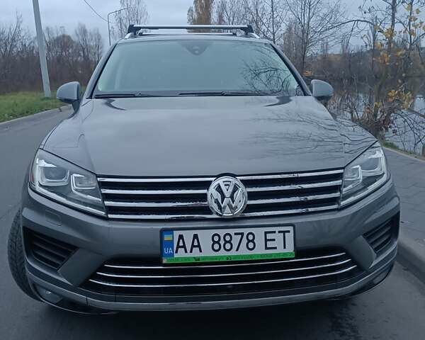 Серый Фольксваген Туарег, объемом двигателя 3.6 л и пробегом 165 тыс. км за 17500 $, фото 4 на Automoto.ua