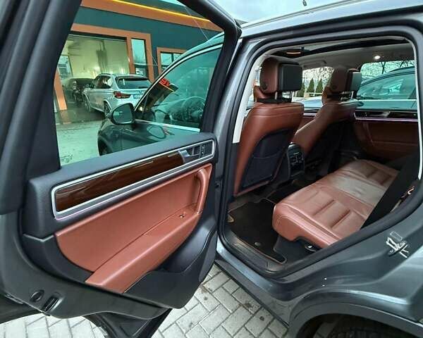 Сірий Фольксваген Туарег, об'ємом двигуна 3.6 л та пробігом 145 тис. км за 19000 $, фото 9 на Automoto.ua