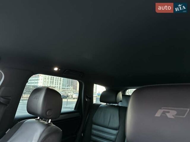 Серый Фольксваген Туарег, объемом двигателя 3 л и пробегом 193 тыс. км за 23450 $, фото 91 на Automoto.ua