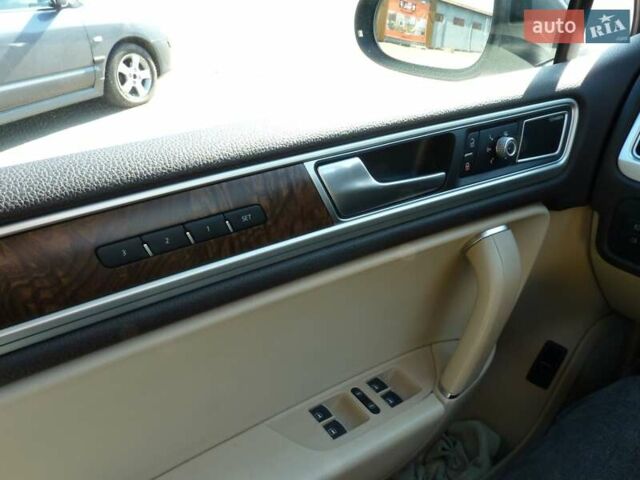 Серый Фольксваген Туарег, объемом двигателя 2.97 л и пробегом 178 тыс. км за 24200 $, фото 24 на Automoto.ua