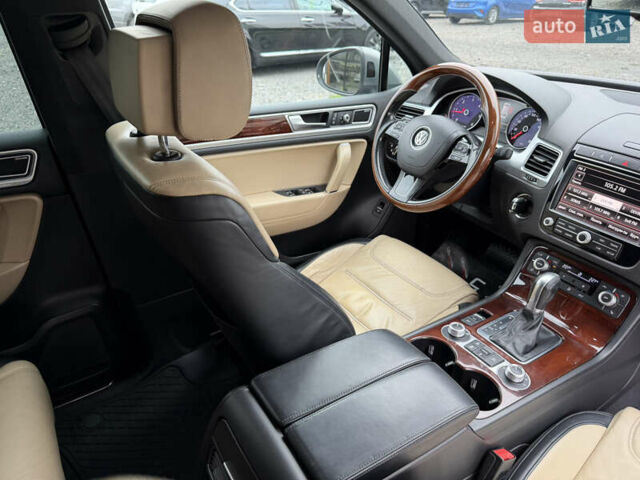 Серый Фольксваген Туарег, объемом двигателя 3 л и пробегом 228 тыс. км за 24900 $, фото 41 на Automoto.ua