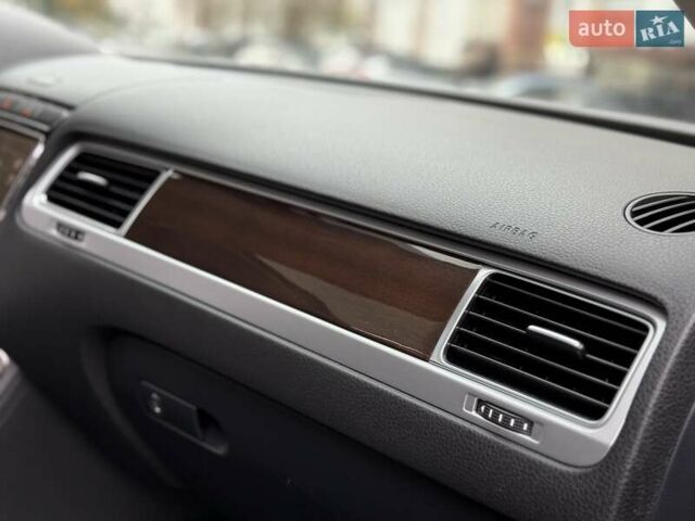 Сірий Фольксваген Туарег, об'ємом двигуна 3.6 л та пробігом 200 тис. км за 18500 $, фото 26 на Automoto.ua