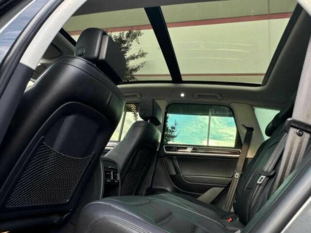 Серый Фольксваген Туарег, объемом двигателя 3 л и пробегом 72 тыс. км за 13600 $, фото 14 на Automoto.ua