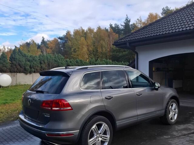 Серый Фольксваген Туарег, объемом двигателя 3 л и пробегом 80 тыс. км за 13000 $, фото 3 на Automoto.ua