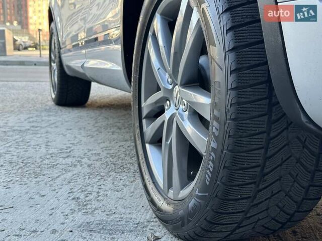 Серый Фольксваген Туарег, объемом двигателя 3 л и пробегом 193 тыс. км за 23450 $, фото 16 на Automoto.ua