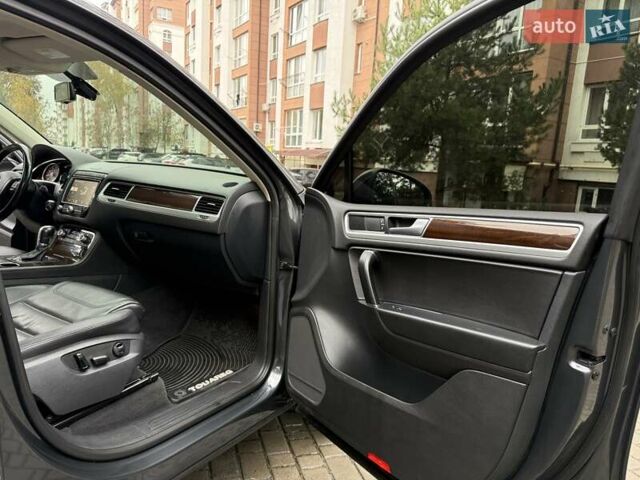 Сірий Фольксваген Туарег, об'ємом двигуна 3.6 л та пробігом 200 тис. км за 18500 $, фото 22 на Automoto.ua