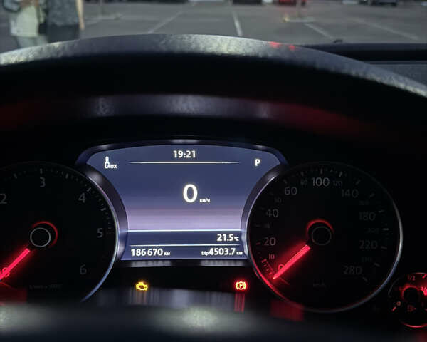 Серый Фольксваген Туарег, объемом двигателя 2.97 л и пробегом 186 тыс. км за 23500 $, фото 13 на Automoto.ua