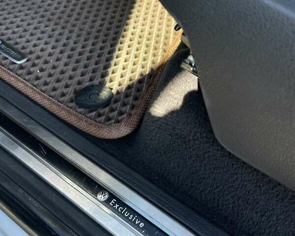 Сірий Фольксваген Туарег, об'ємом двигуна 2.97 л та пробігом 190 тис. км за 29999 $, фото 10 на Automoto.ua