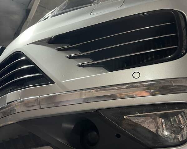 Сірий Фольксваген Туарег, об'ємом двигуна 2.97 л та пробігом 190 тис. км за 29999 $, фото 26 на Automoto.ua