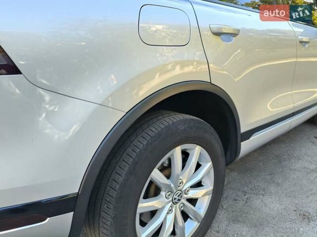 Серый Фольксваген Туарег, объемом двигателя 3.6 л и пробегом 174 тыс. км за 19000 $, фото 6 на Automoto.ua