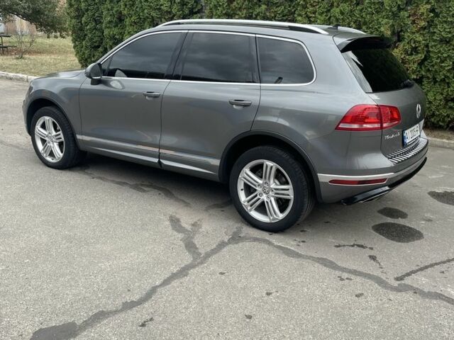 Сірий Фольксваген Туарег, об'ємом двигуна 3 л та пробігом 262 тис. км за 27999 $, фото 1 на Automoto.ua