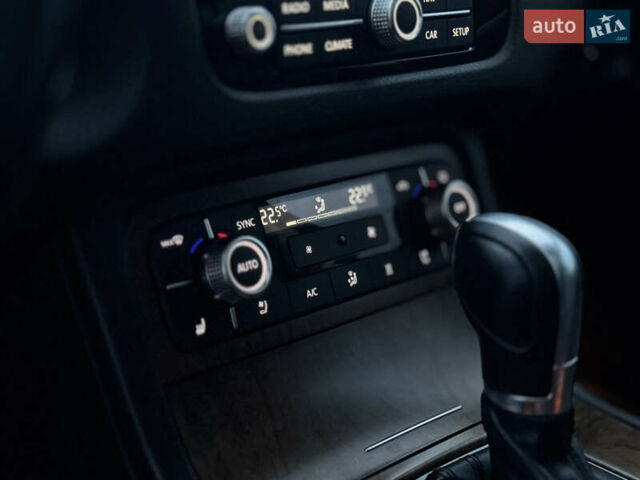 Серый Фольксваген Туарег, объемом двигателя 3 л и пробегом 205 тыс. км за 27500 $, фото 54 на Automoto.ua