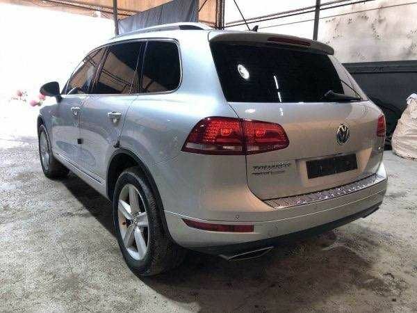 Серый Фольксваген Туарег, объемом двигателя 0 л и пробегом 80 тыс. км за 21000 $, фото 3 на Automoto.ua