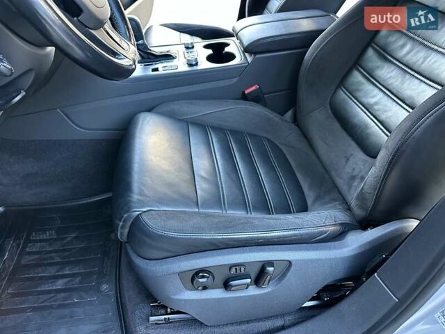 Серый Фольксваген Туарег, объемом двигателя 3 л и пробегом 193 тыс. км за 23450 $, фото 27 на Automoto.ua