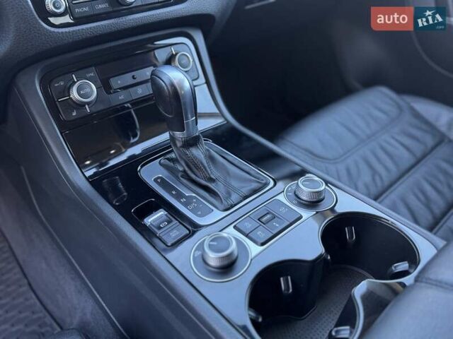 Фольксваген Туарег 2015 в Виннице на Automoto.ua Серый Фольксваген Туарег, объемом двигателя 2.97 л и пробегом 250 тыс. км за 22900 $, фото 26 на Automoto.ua