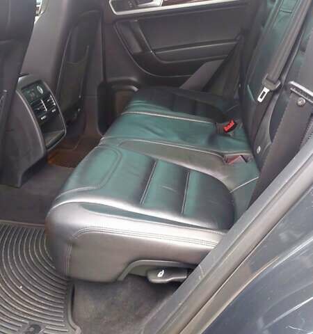 Серый Фольксваген Туарег, объемом двигателя 2.97 л и пробегом 273 тыс. км за 21999 $, фото 9 на Automoto.ua