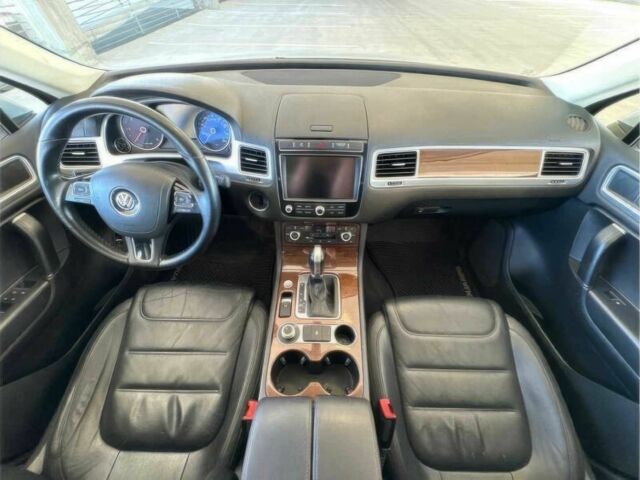 Серый Фольксваген Туарег, объемом двигателя 3 л и пробегом 76 тыс. км за 14000 $, фото 8 на Automoto.ua