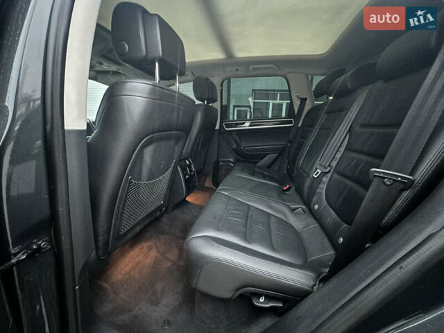 Серый Фольксваген Туарег, объемом двигателя 2.97 л и пробегом 268 тыс. км за 19700 $, фото 16 на Automoto.ua