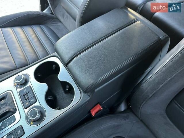 Серый Фольксваген Туарег, объемом двигателя 3 л и пробегом 193 тыс. км за 23450 $, фото 85 на Automoto.ua