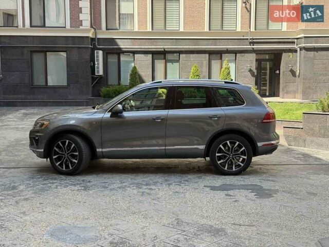 Сірий Фольксваген Туарег, об'ємом двигуна 3.6 л та пробігом 145 тис. км за 19000 $, фото 21 на Automoto.ua