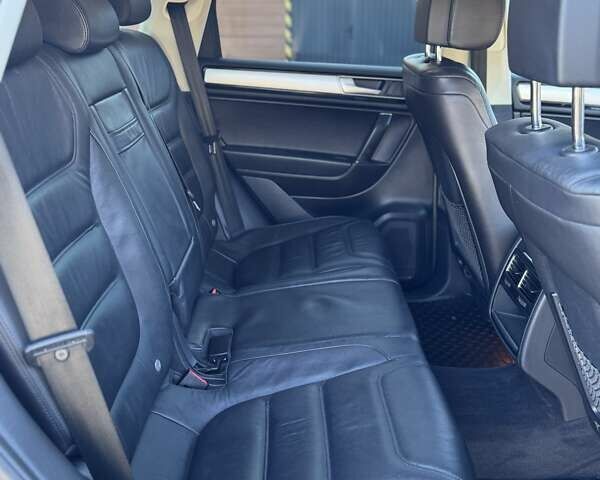 Фольксваген Туарег 2015 в Виннице на Automoto.ua Серый Фольксваген Туарег, объемом двигателя 2.97 л и пробегом 250 тыс. км за 22900 $, фото 36 на Automoto.ua