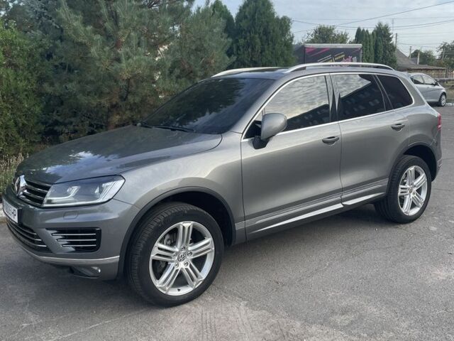 Сірий Фольксваген Туарег, об'ємом двигуна 3 л та пробігом 262 тис. км за 27999 $, фото 6 на Automoto.ua