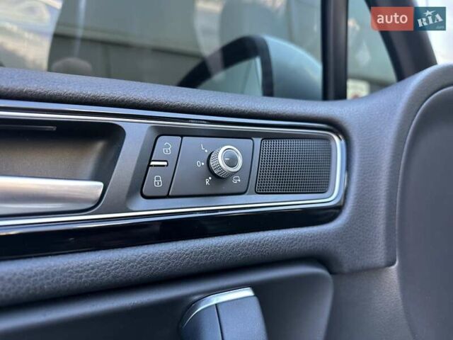 Серый Фольксваген Туарег, объемом двигателя 3 л и пробегом 193 тыс. км за 23450 $, фото 39 на Automoto.ua