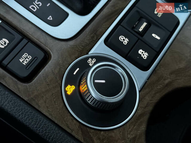 Серый Фольксваген Туарег, объемом двигателя 3 л и пробегом 205 тыс. км за 27500 $, фото 61 на Automoto.ua