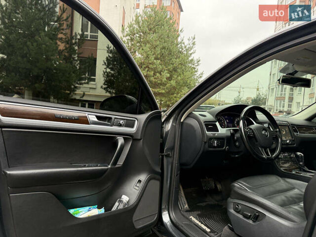 Сірий Фольксваген Туарег, об'ємом двигуна 3.6 л та пробігом 220 тис. км за 21777 $, фото 9 на Automoto.ua