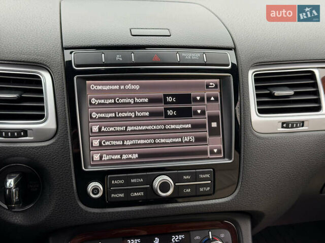 Серый Фольксваген Туарег, объемом двигателя 3 л и пробегом 228 тыс. км за 24900 $, фото 58 на Automoto.ua