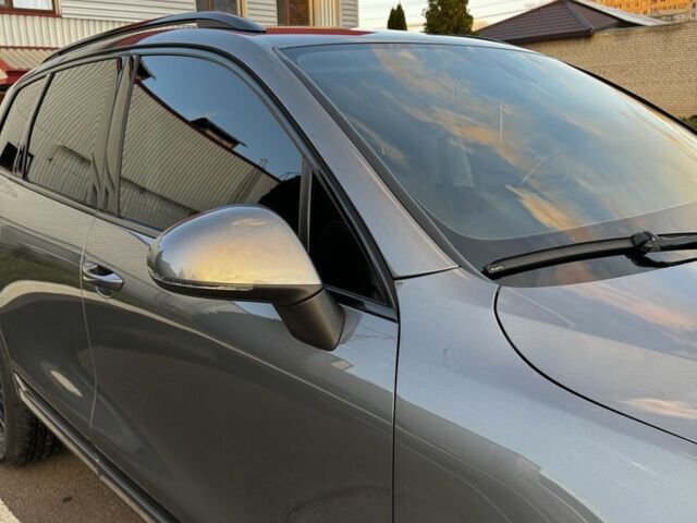 Серый Фольксваген Туарег, объемом двигателя 3 л и пробегом 200 тыс. км за 23500 $, фото 6 на Automoto.ua