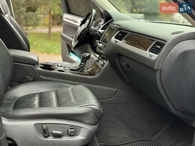 Сірий Фольксваген Туарег, об'ємом двигуна 3.6 л та пробігом 200 тис. км за 18500 $, фото 25 на Automoto.ua