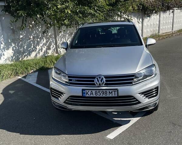 Сірий Фольксваген Туарег, об'ємом двигуна 2.97 л та пробігом 190 тис. км за 29999 $, фото 1 на Automoto.ua