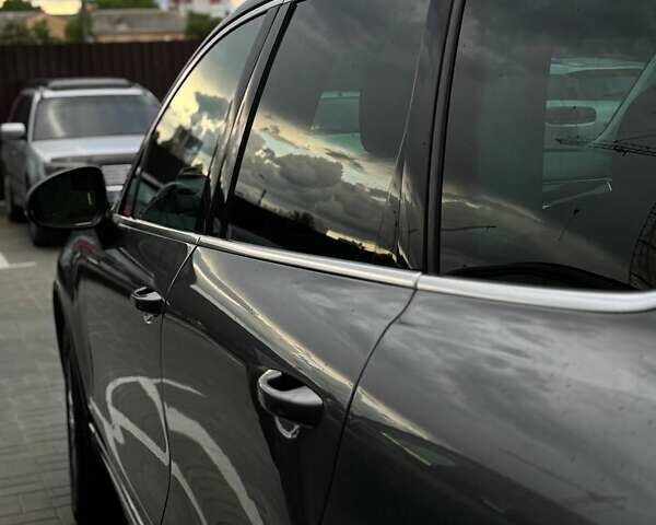 Серый Фольксваген Туарег, объемом двигателя 3 л и пробегом 190 тыс. км за 24000 $, фото 26 на Automoto.ua