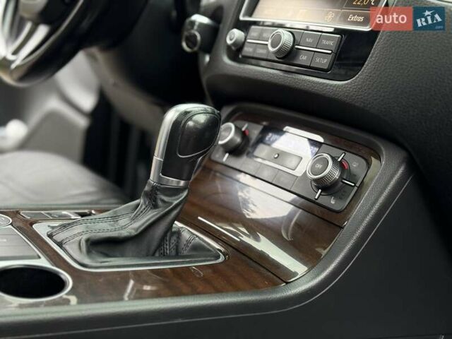 Сірий Фольксваген Туарег, об'ємом двигуна 3.6 л та пробігом 200 тис. км за 18500 $, фото 28 на Automoto.ua