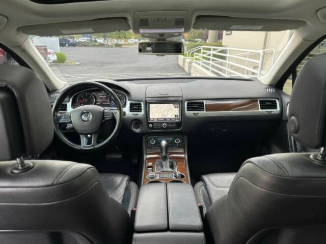 Серый Фольксваген Туарег, объемом двигателя 3 л и пробегом 72 тыс. км за 13600 $, фото 10 на Automoto.ua