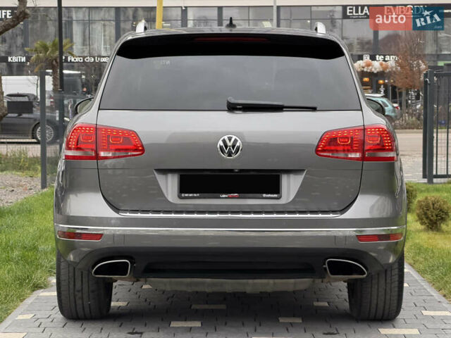 Серый Фольксваген Туарег, объемом двигателя 3 л и пробегом 228 тыс. км за 24900 $, фото 17 на Automoto.ua