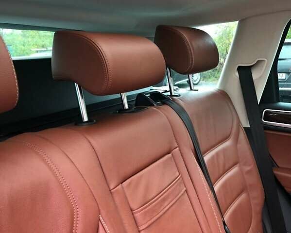 Сірий Фольксваген Туарег, об'ємом двигуна 3.6 л та пробігом 145 тис. км за 19000 $, фото 7 на Automoto.ua