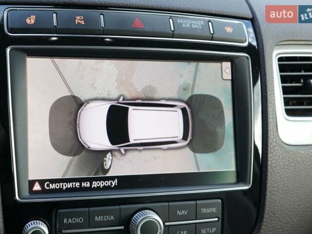 Серый Фольксваген Туарег, объемом двигателя 2.97 л и пробегом 178 тыс. км за 24200 $, фото 38 на Automoto.ua