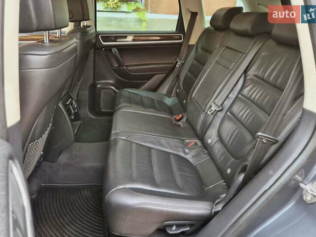 Сірий Фольксваген Туарег, об'ємом двигуна 2.97 л та пробігом 202 тис. км за 22800 $, фото 17 на Automoto.ua