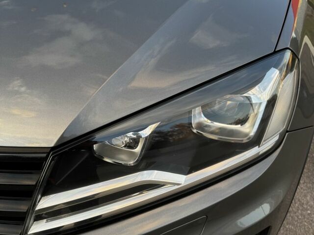 Серый Фольксваген Туарег, объемом двигателя 3 л и пробегом 200 тыс. км за 23500 $, фото 20 на Automoto.ua