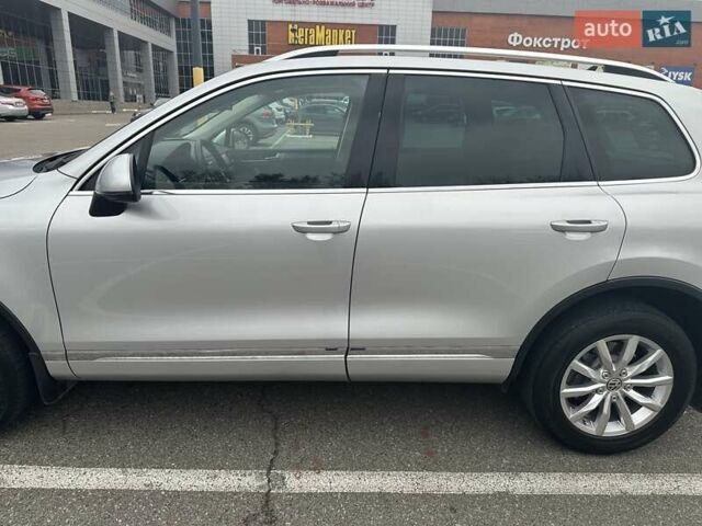 Серый Фольксваген Туарег, объемом двигателя 2.97 л и пробегом 196 тыс. км за 28000 $, фото 27 на Automoto.ua