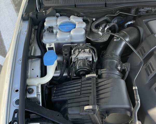 Сірий Фольксваген Туарег, об'ємом двигуна 2.97 л та пробігом 190 тис. км за 29999 $, фото 39 на Automoto.ua