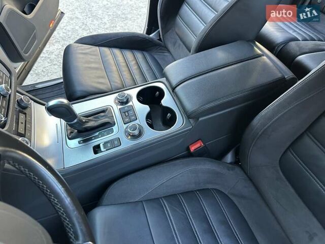 Серый Фольксваген Туарег, объемом двигателя 3 л и пробегом 193 тыс. км за 23450 $, фото 33 на Automoto.ua