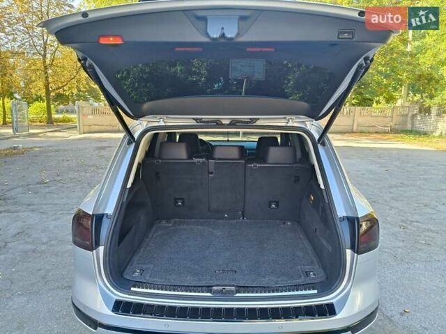 Серый Фольксваген Туарег, объемом двигателя 3.6 л и пробегом 174 тыс. км за 19000 $, фото 26 на Automoto.ua